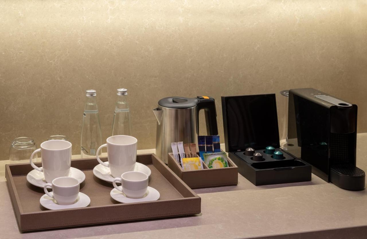 Moevenpick Hotel Istanbul Asia Airport Exteriér fotografie A Nespresso machine in a hotel room