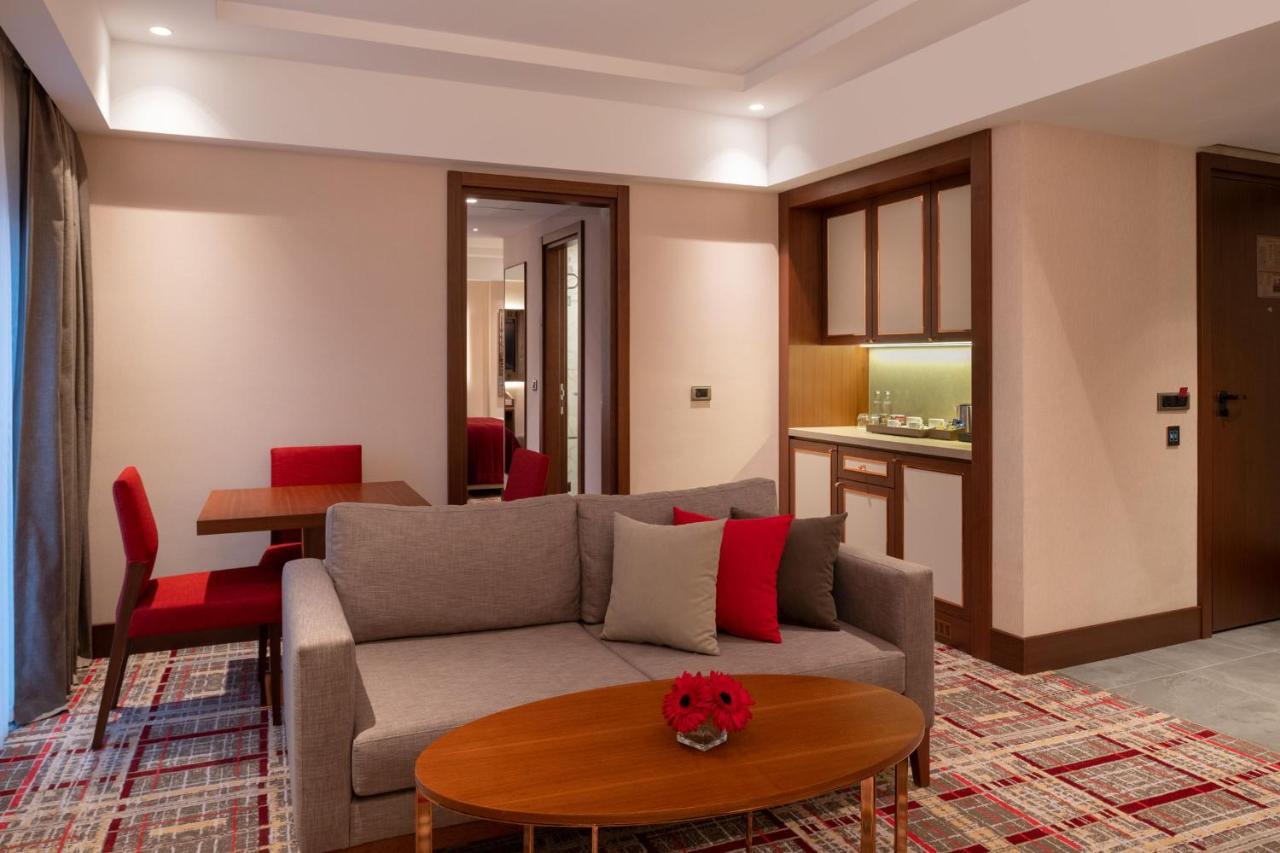 Moevenpick Hotel Istanbul Asia Airport Exteriér fotografie A suite at the hotel