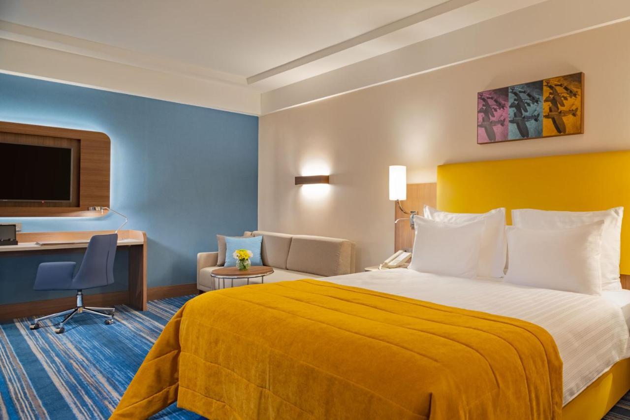 Moevenpick Hotel Istanbul Asia Airport Exteriér fotografie A room at the hotel